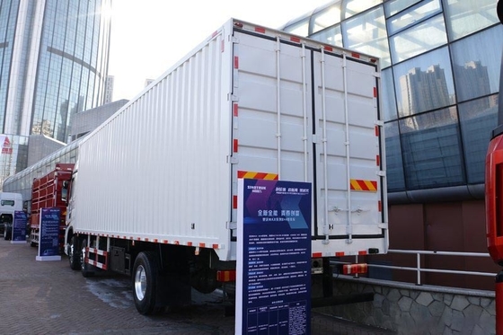 9,6 de Sinotruk HOWO da carga medidores de caminhão max 330HP 6X2 da caixa