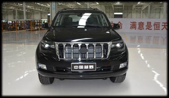SUV off-road em estoque Grande potência Grande espaço três cores fabricação automotiva tecnologia avançada de motores