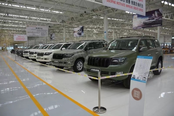 SUV off-road em estoque Grande potência Grande espaço três cores fabricação automotiva tecnologia avançada de motores
