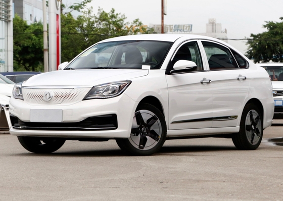 sedan AEOLUS E70 dos carros elétricos de Dongfeng da longa distância de 120kw 230NM