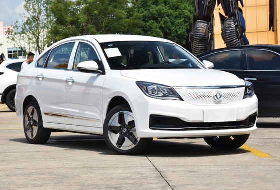 sedan AEOLUS E70 dos carros elétricos de Dongfeng da longa distância de 120kw 230NM