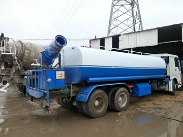 10 Euro usado cúbico 3 do caminhão de tanque 173HP da água do óleo diesel do medidor