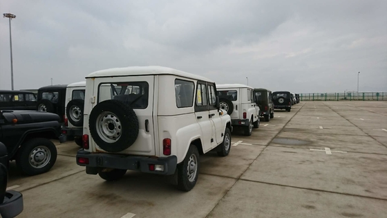 5 movimentação UAZ Hunter Used Motor Vehicle 2.7L 128HP da roda do manual 4 da velocidade