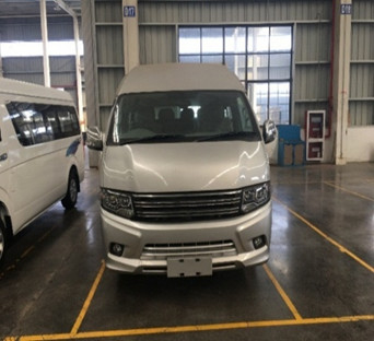 A gasolina 15 Seater de Changan Hiace 5.4m usou o motor do ônibus 3TZ do passageiro