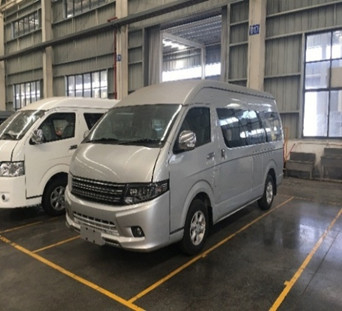 A gasolina 15 Seater de Changan Hiace 5.4m usou o motor do ônibus 3TZ do passageiro