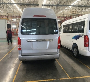 A gasolina 15 Seater de Changan Hiace 5.4m usou o motor do ônibus 3TZ do passageiro