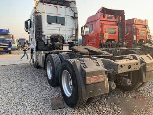 Sinotruk Sitrak C7H usou a caixa de engrenagens resistente do motor ZF do HOMEM dos caminhões 540HP 6*4