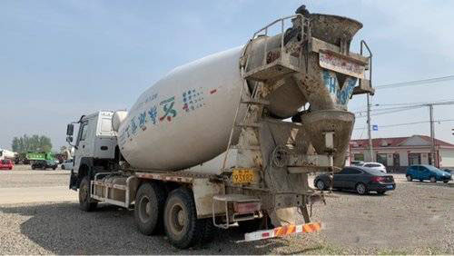 o misturador concreto de 14m3 Sinotruk usou o Euro resistente dos caminhões 4 340HP