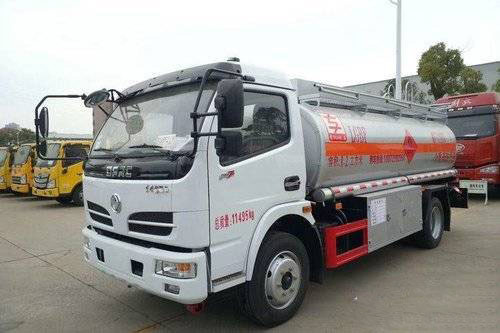 Duolika D6 usou o caminhão de depósito de gasolina resistente do Euro 5 dos caminhões 140HP