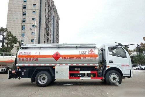 Duolika D6 usou o caminhão de depósito de gasolina resistente do Euro 5 dos caminhões 140HP